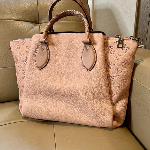 Sold x Louis Vuitton Haumea handbag - Picture 8 of 15